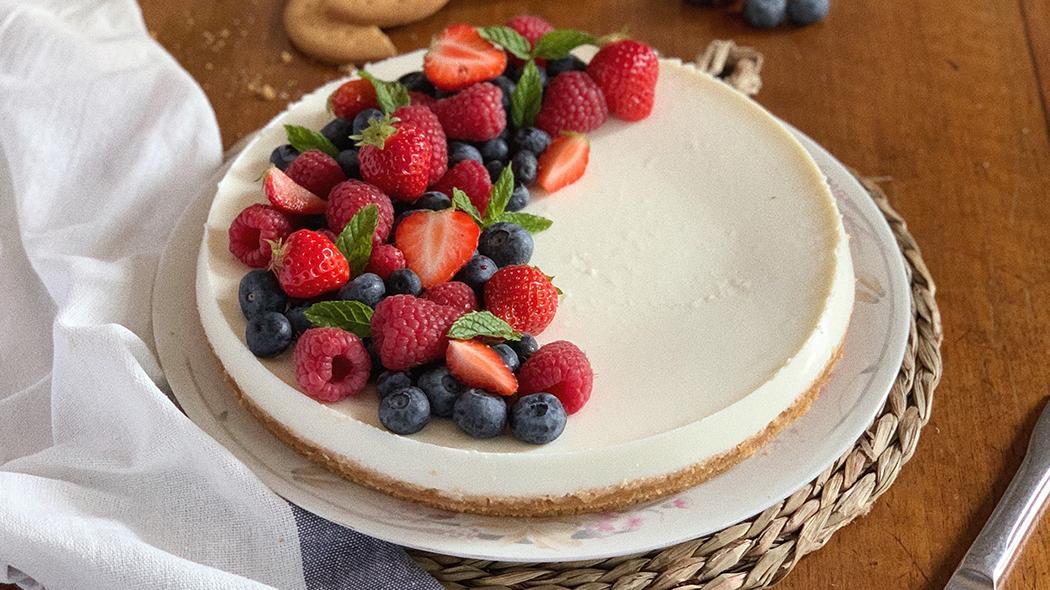 Cheesecake Ai Frutti Di Bosco: La Ricetta Di Flavia Priolo | Portale ...